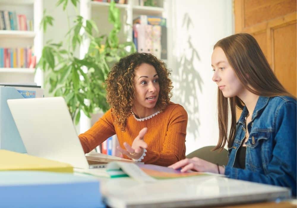 Overleg over verzuim en inzetbaarheid